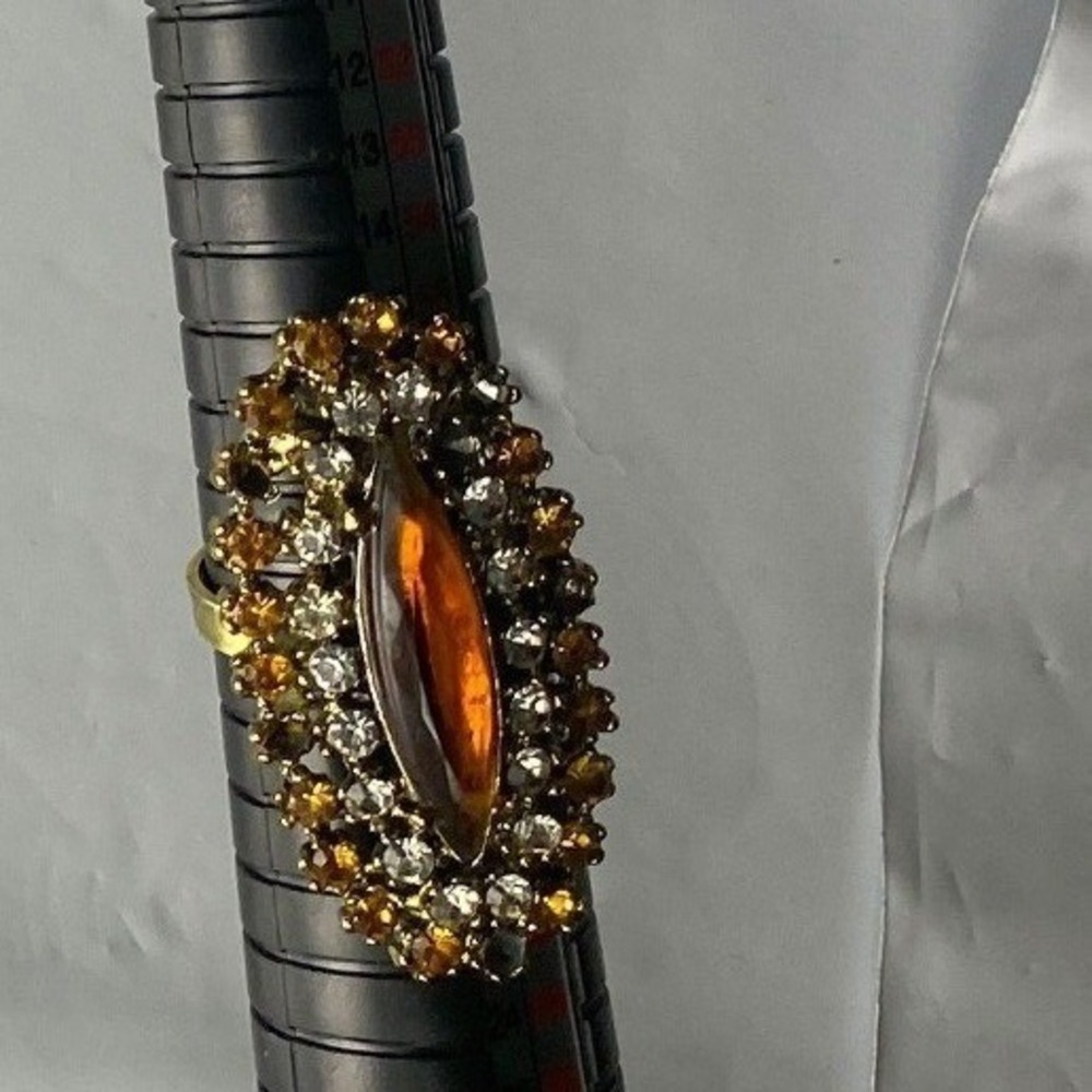 Vintage Oval Amber Rhinestone Statement Ring Gold Tone Costume Jewelry Womens